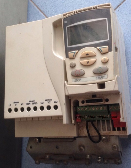 sua-chua-bien-tan-abb-acs355